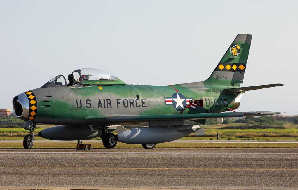 Canadair CL-13 Sabre