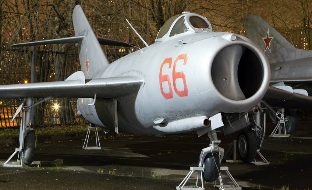 Mikoyan-Gurevich MiG-17