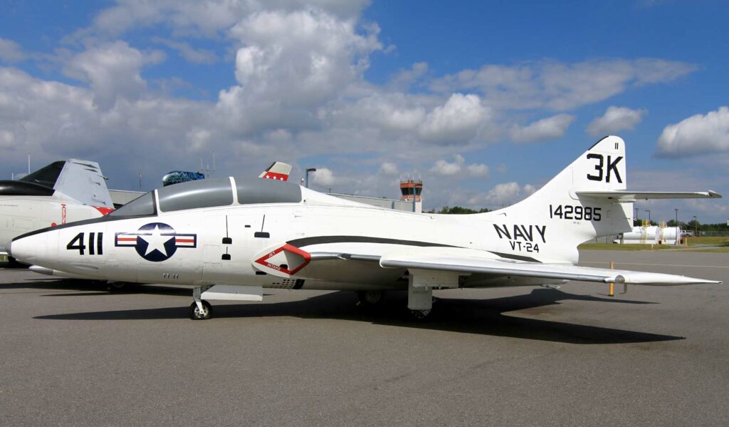 Grumman F9F Cougar