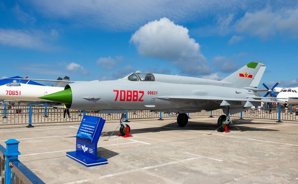 Chengdu (AVIC) J-7 (Fishcan)