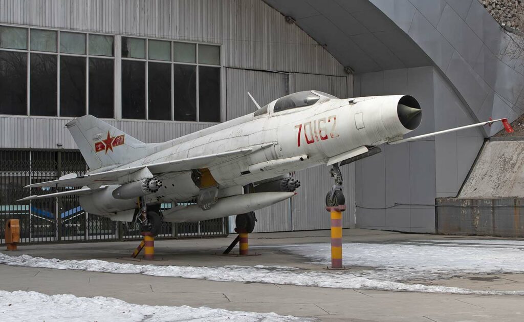 Chengdu (AVIC) J-7 (Fishcan)