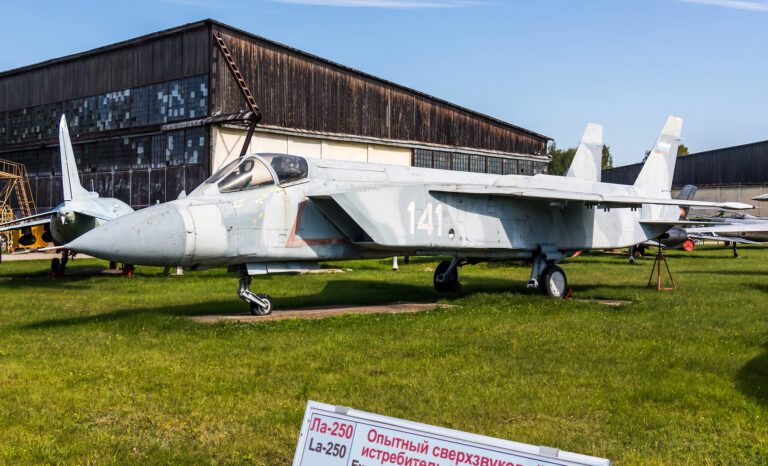 Yakovlev Yak-41 (Freestyle / Yak-141) - War Wings Daily