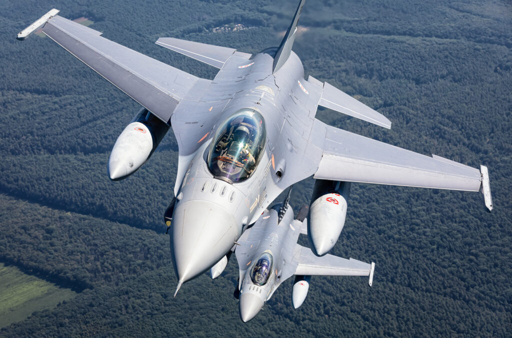 The air war in Ukraine: the arrival of American F-16s