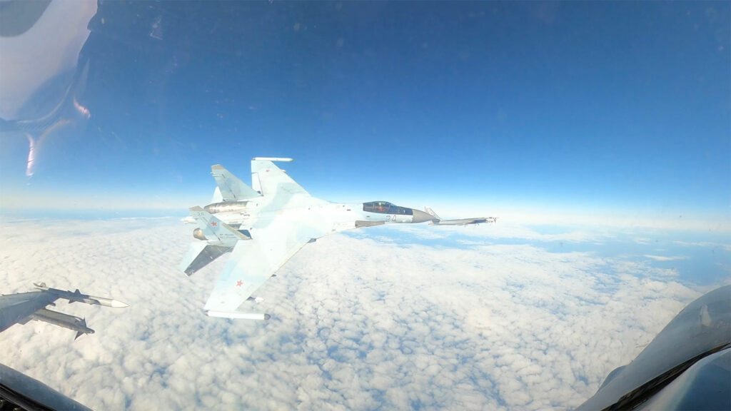 Incident between a Russian Su-35 and an American fighter jet