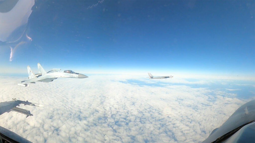 Incident between a Russian Su-35 and an American fighter jet