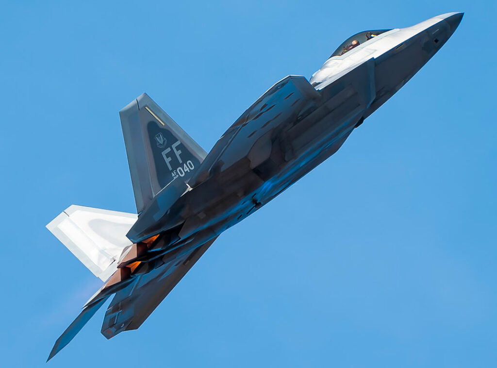 A fighter banned from export: the F-22 Raptor