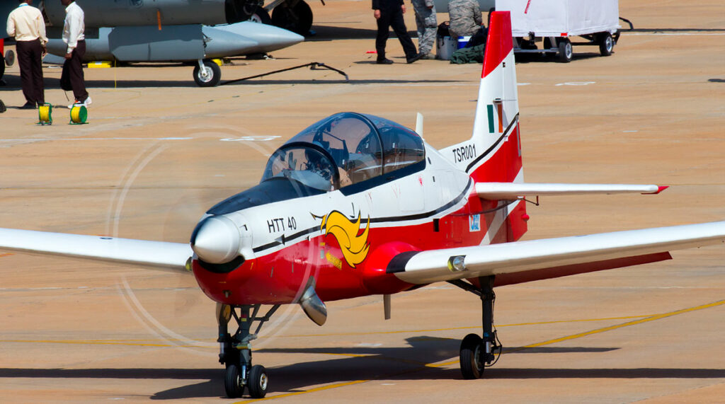 HAL HTT-40