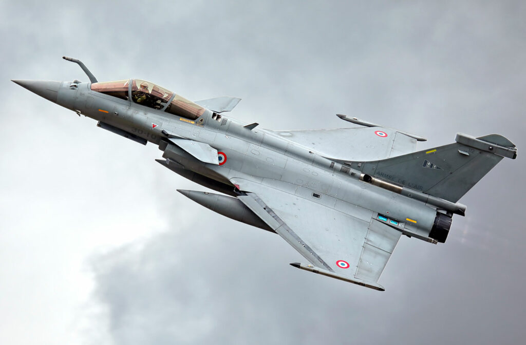 How are the Rafale export contracts structured?