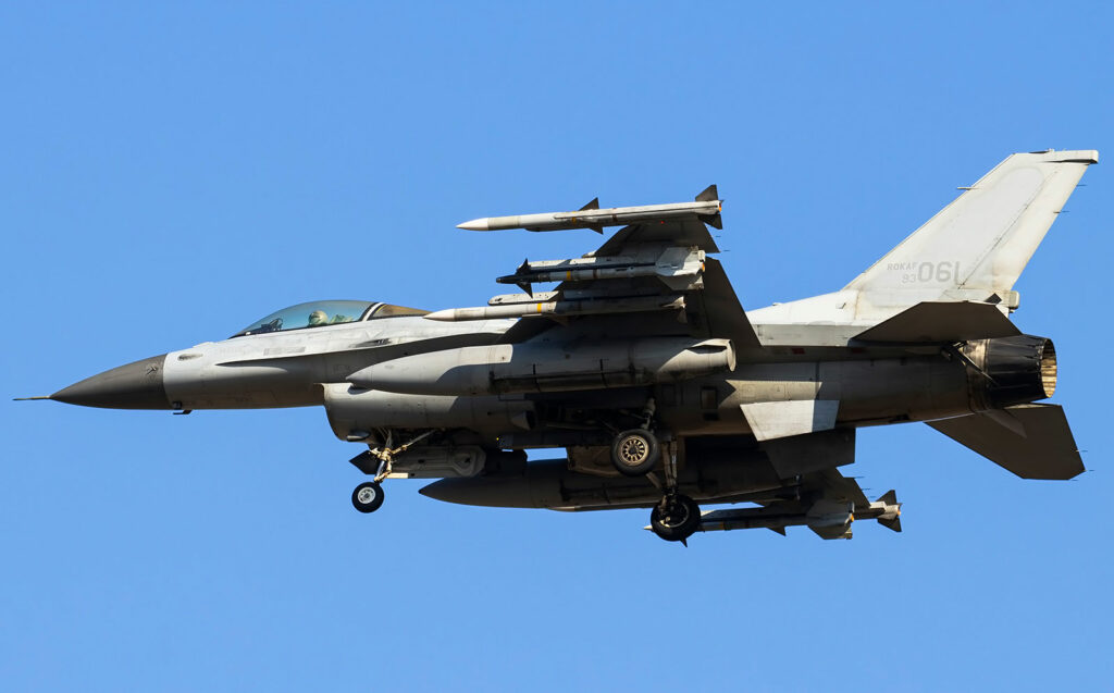 South Korean F-16s accidentally bomb a civilian area