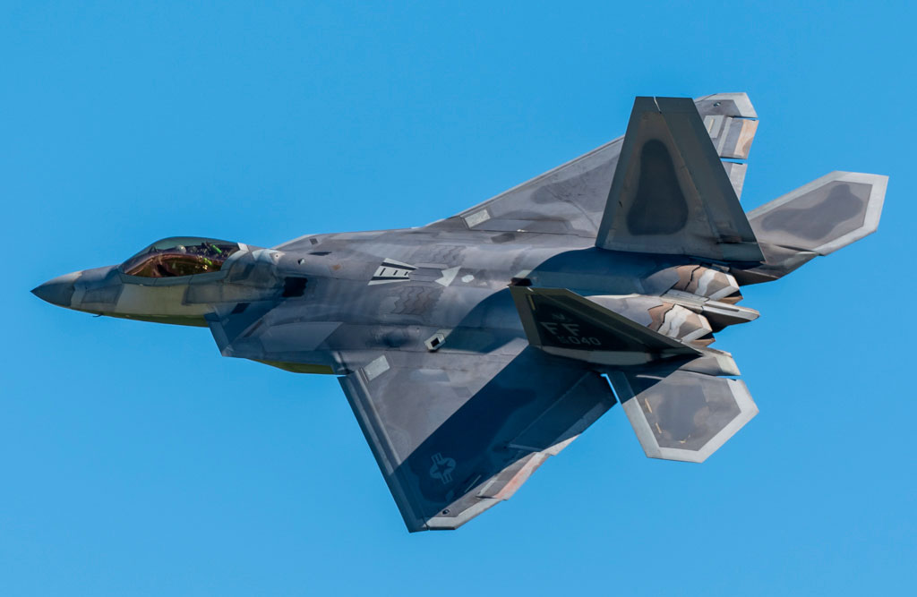 Composite materials: the real impact on the evolution of fighter planes