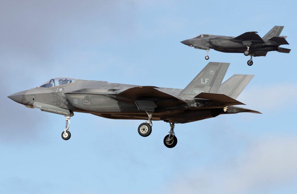The differences between 4th and 5th generation fighter jets