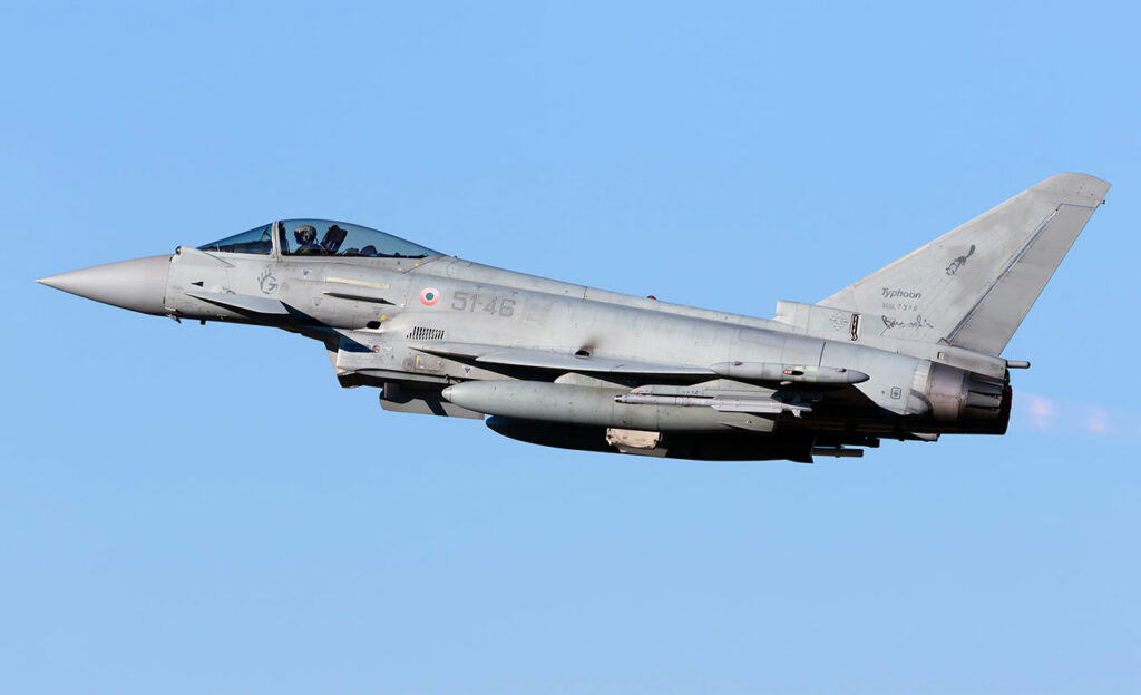 The differences between 4th and 5th generation fighter jets