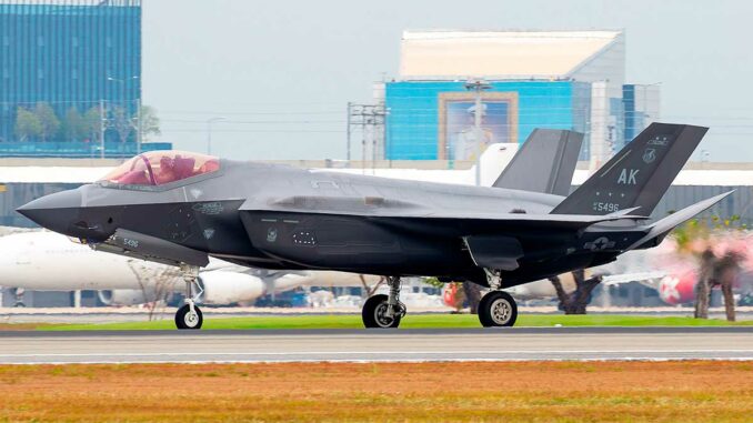 IA-avion-de-chasse AI in fighter jet weapons: legal and ethical issues