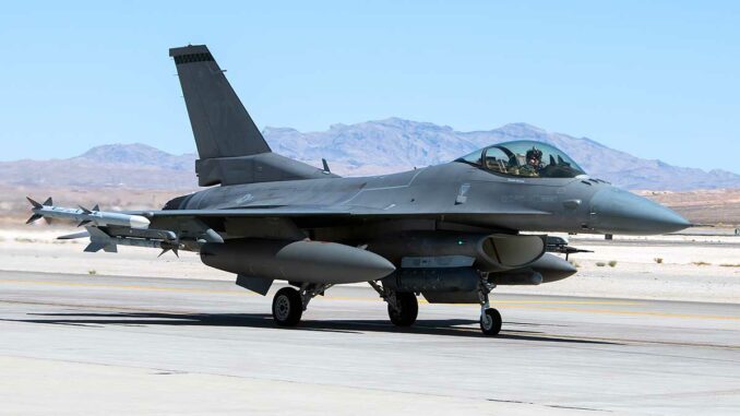 Mirage-2000-vs-F616-Fighting-Falcon-4 Mirage 2000 vs F-16 Fighting Falcon