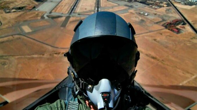 Managing total electronic failure: training fighter pilots