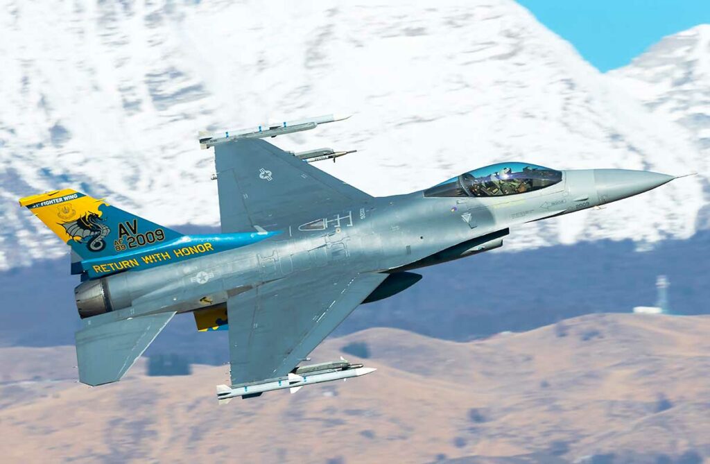 F-16 vs Iran
