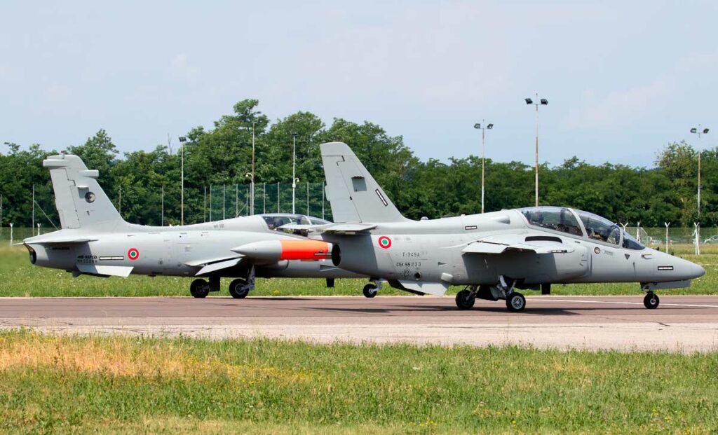 Italy integrates the M-345: a new dual-role training aircraft