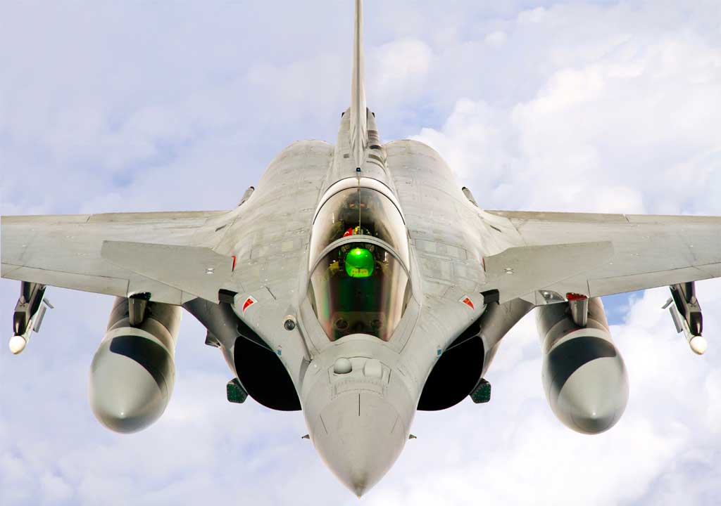 How fighter jets avoid long-range missiles
