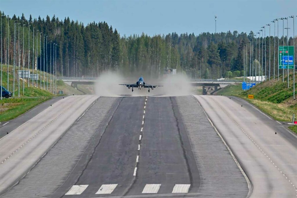 Highway maneuvers: NATO tests dispersed air warfare in Scandinavia