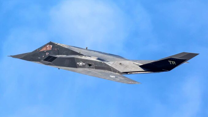 The F-117 Nighthawk: the stealth aircraft that remained invisible for seven years