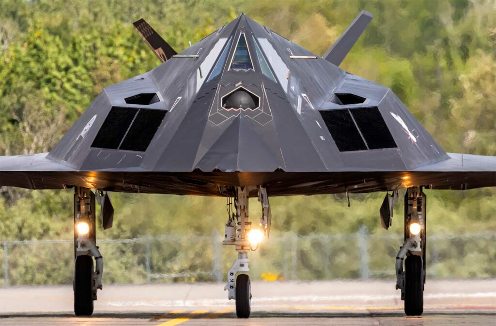 The F-117 Nighthawk: the stealth aircraft that remained invisible for seven years
