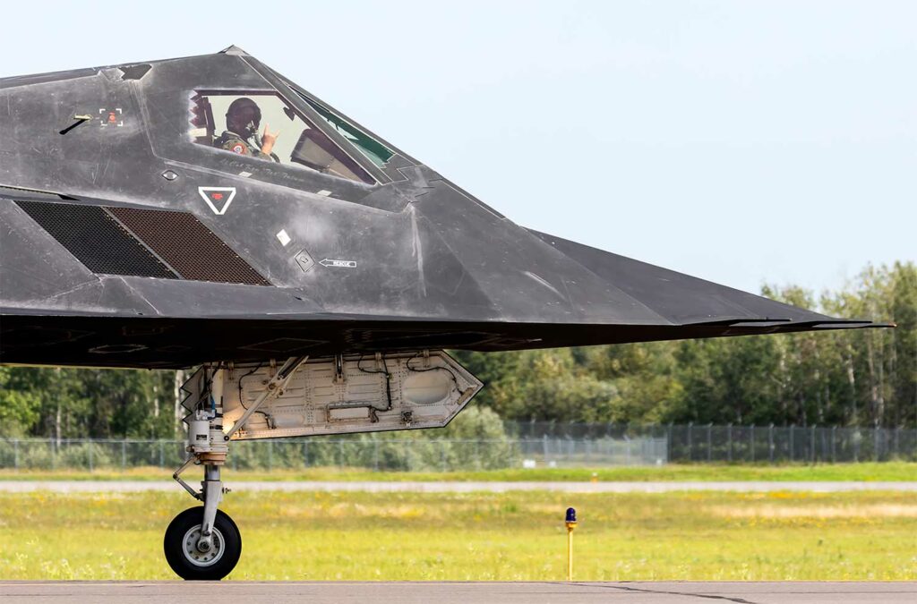 The F-117 Nighthawk: the stealth aircraft that remained invisible for seven years