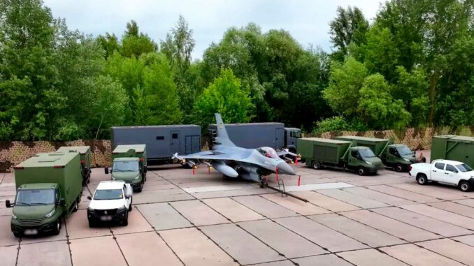 Ukraine-F-16-mobile Ukraine's mobile strategy to protect its F-16s