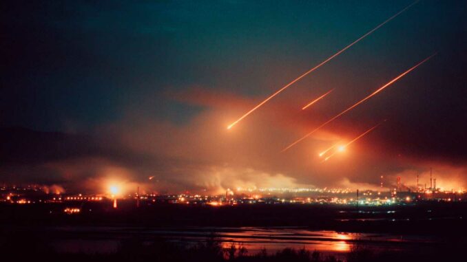 Ukraine extends its drone war to the Saratov refinery