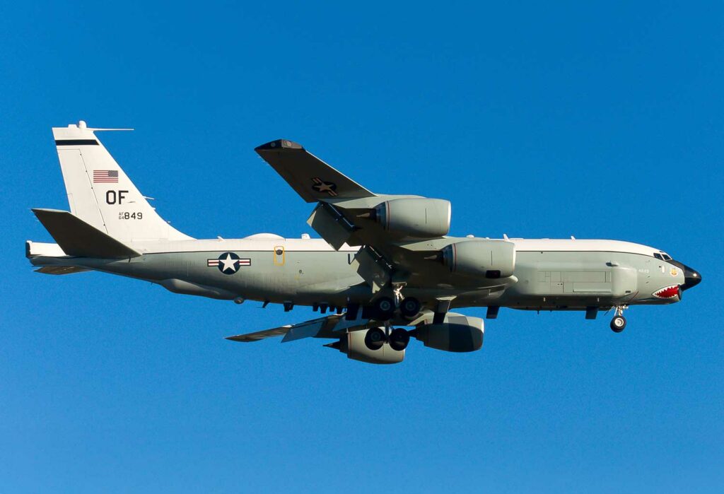 US spy plane circles Russia
