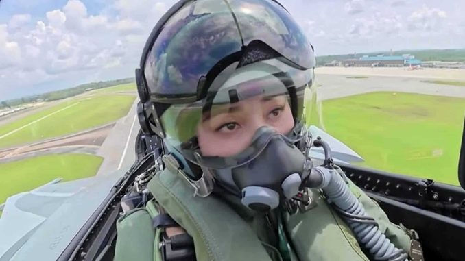 Queen Suthida Gripen